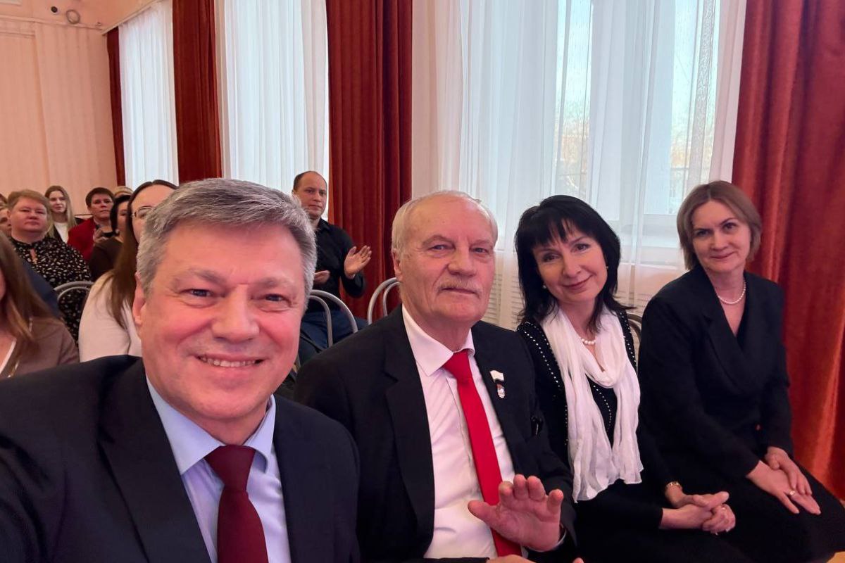 Андрей Ветлужских вручил награды профактивистам в Невьянске и Верхнем Тагиле