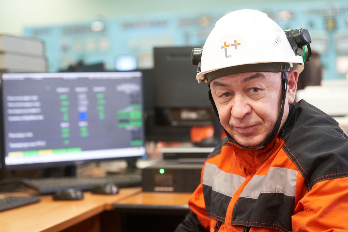 «Работаем как слаженный механизм»: старший машинист рассказал о 24-летней «службе» на ТЭЦ