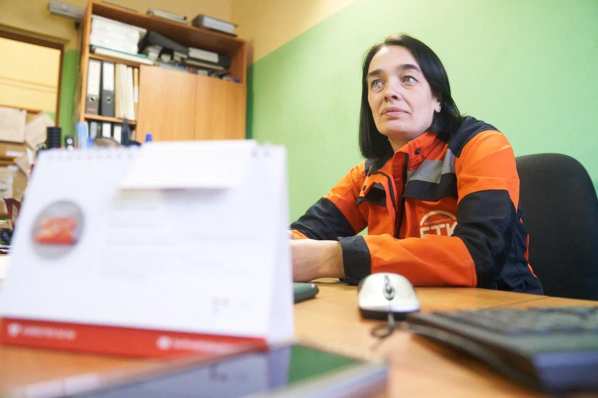 «Тепло — через женские руки»: жительница Екатеринбурга уже 16 лет трудится в сфере теплоэнергетики