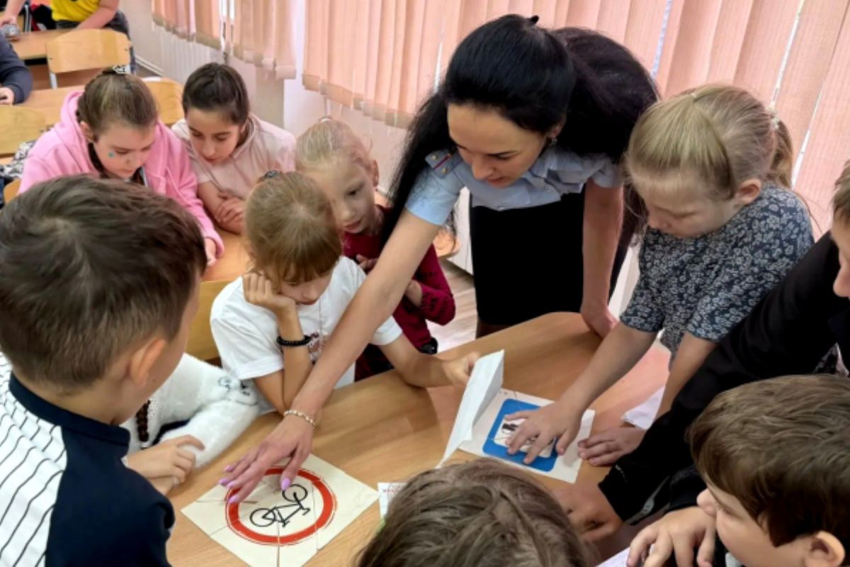 Госавтоинспекция Нижнего Тагила провела урок безопасности в школьном лагере